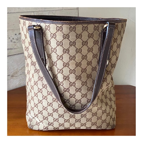 🔥SOLD🔥AUTHENTIC GUCCI SHOULDER BAG TOTE - Picture 3 of 14